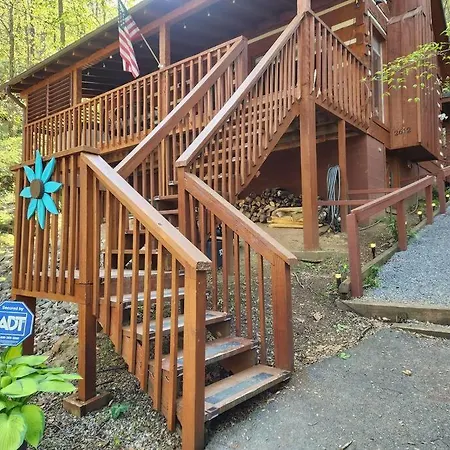 Moonpie Hideaway Villa
